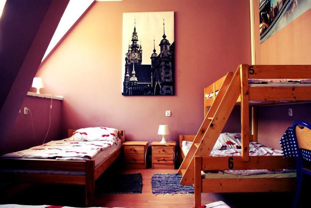 Hostel Universus กดัญสก์ ภายนอก รูปภาพ